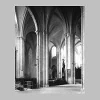 Choir, looking south west into transept and crossing Foto Courtauld Institute of Art.jpg